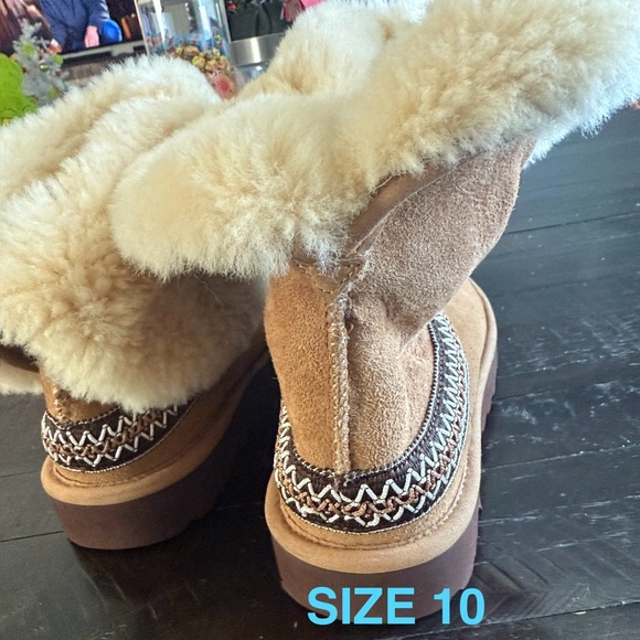 UGG classic short crescent - Picture 14 of 16